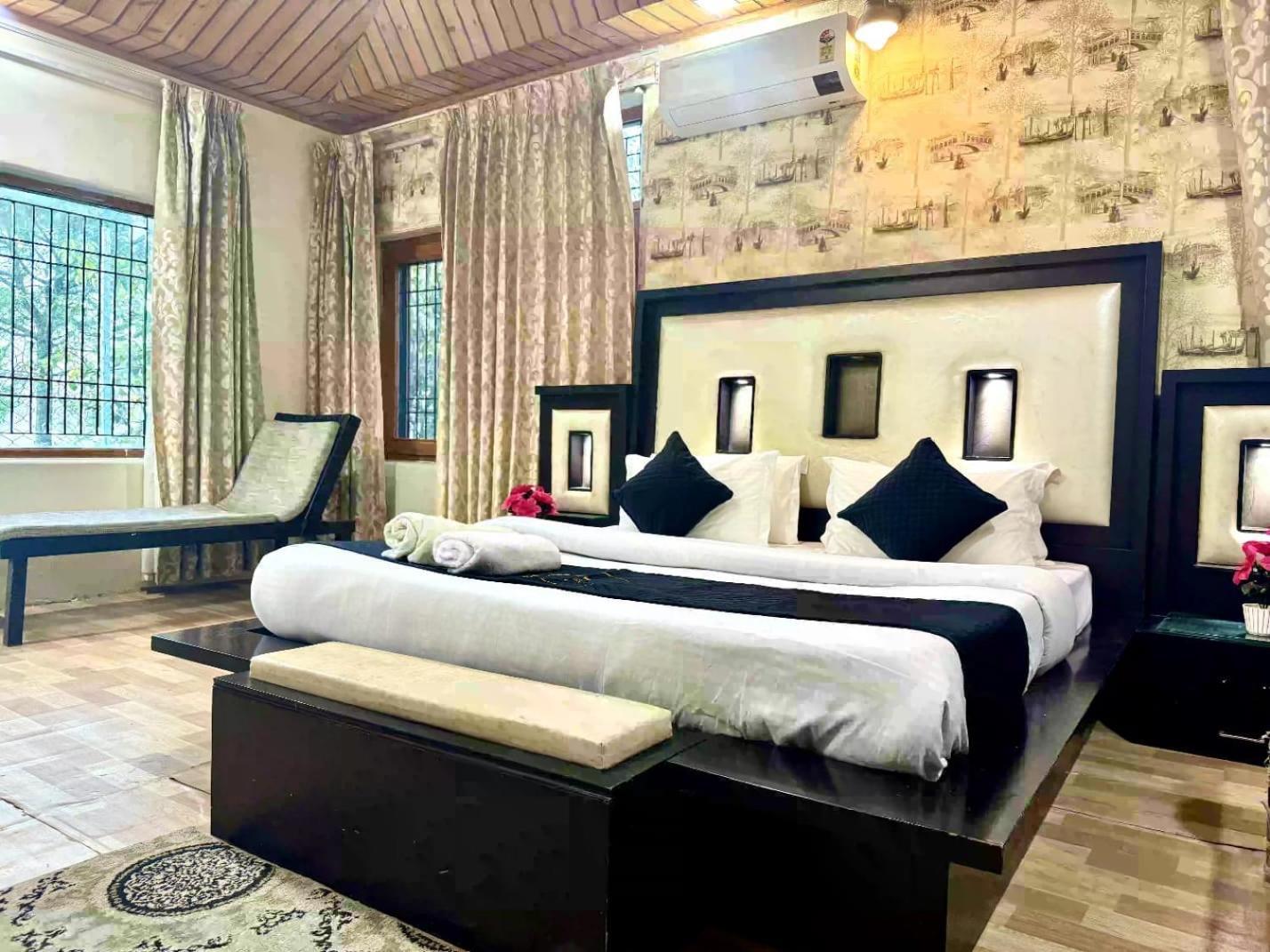The Summer House Kasauli I Party & Music I Sky Bonfire I Managed By Exotic Stays 외부 사진